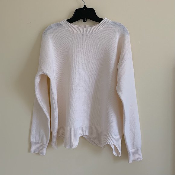 ☁️Urban Outfitters Scalloped Sweater☁️ - Picture 2 of 4